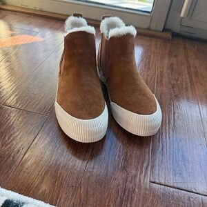 Timberland Women’s Tan Suede Boots